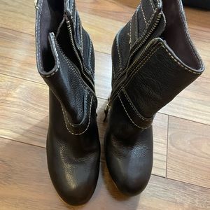 Juicy Couture ankle boots. Brown. Size 6.5. Heal 4.5’’